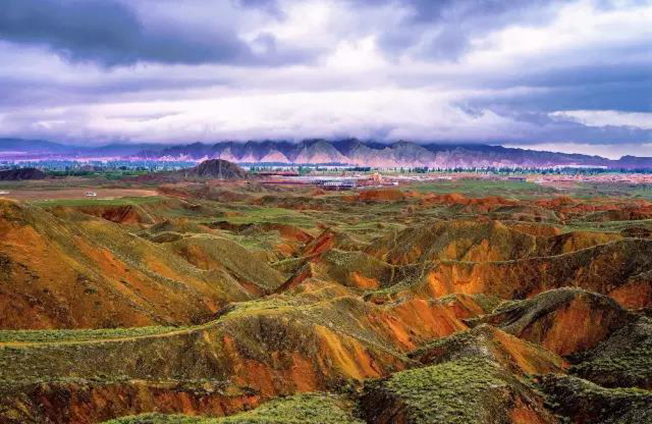 丝路明珠，甘肃的古老与现代交融之旅